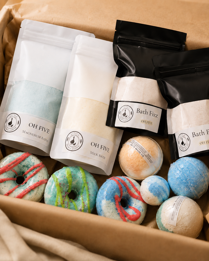 Bath mystery box Australia with handmade bath bombs, bath fizz and bath soaks
